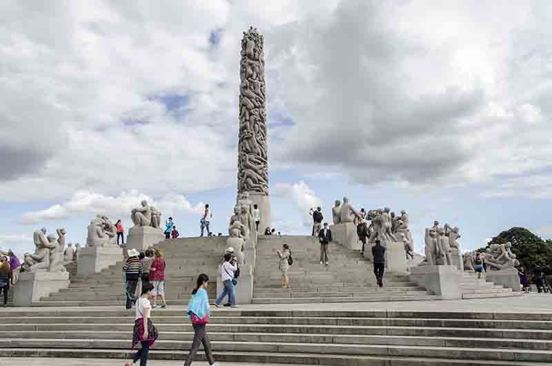 75 - Noruega - Oslo - parque Vigeland - El Monolito